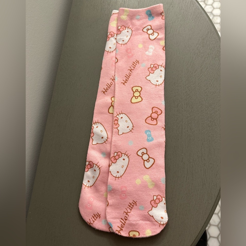 Pink Hello Kitty socks never worn - Picture 2 of 2